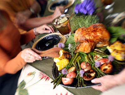 Solut corrugated serving tray at dinner party